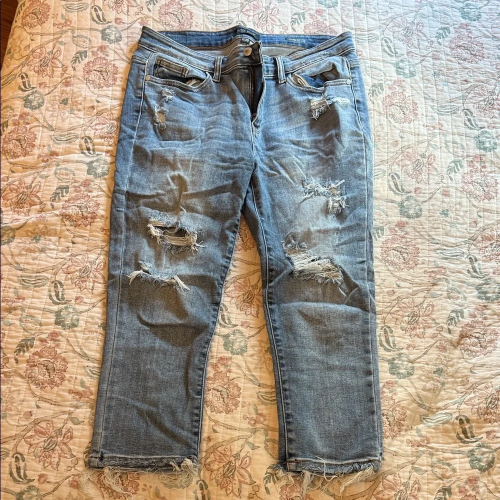 Judy Blue Denim Capri Jeans - Picture 1 of 2